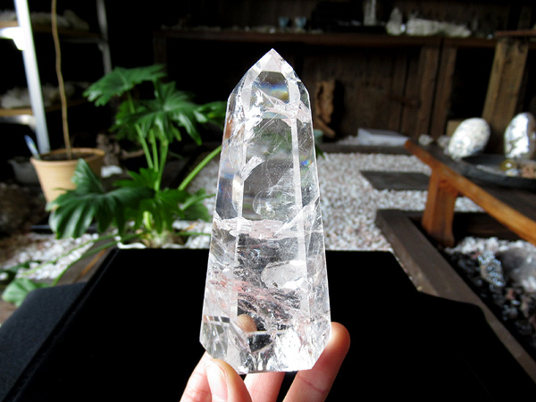 レインボースタッデッドクォーツ/天然水晶ポイント/トカンティンス州産