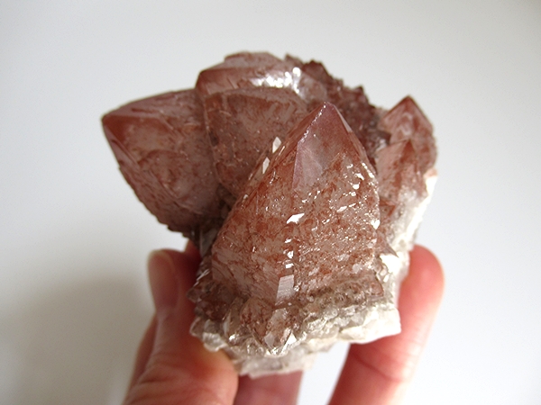 リチウム レッドクォーツ 水晶 クラスター 原石 | 天然石専門店【鬮石】