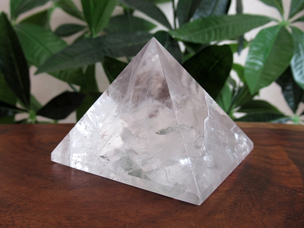 天然水晶 ピラミッド ブラジル トカンティンス州産 【鬮石】