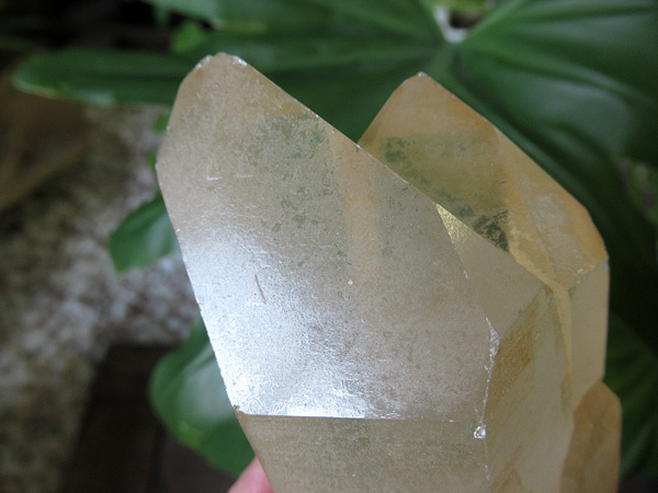 水晶　原石　ブラジル産 ブラジル産 エッジドクォーツ 蝕像水晶 原石 145.40g (ID:45923