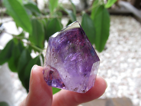 アメジストエレスチャルポイントの通販/原石販売 | 天然石専門店【鬮石】 