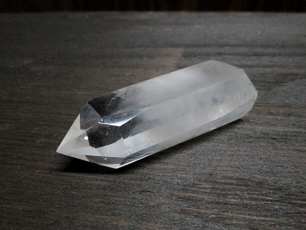 ブルーエンジェルラダークリスタル（ハイダウェイクォーツ）天然水晶ポイント