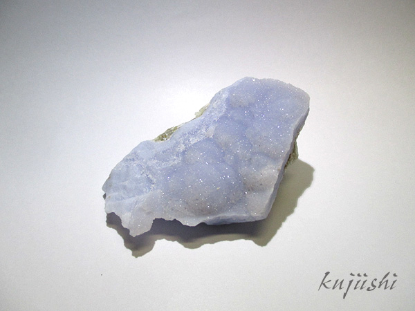 国産青アゲート ドロップ型 錦石 ブルーレースアゲート(ブルーカルセドニー) 原石 【鬮石（くじいし