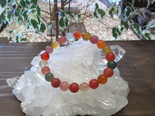 ミックスカルセドニーブレスレット 天然石アクセサリーの通販 販売専門店 鬮石