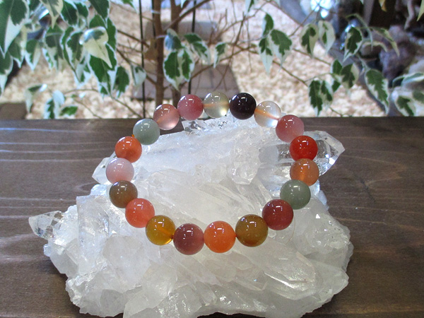 ミックスカルセドニーブレスレット 天然石アクセサリーの通販 販売専門店 鬮石