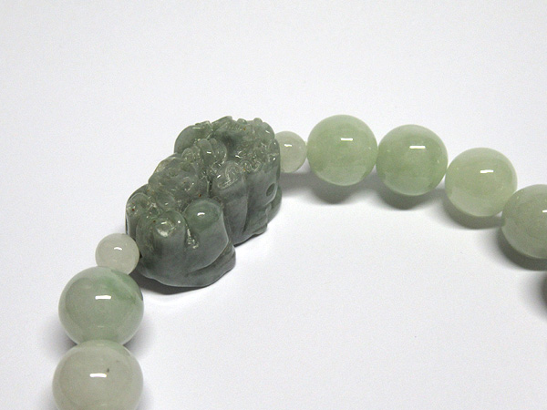 天然翡翠 ジェダイト 貔貅（ひきゅう） 彫刻 ブレスレット 約10mm
