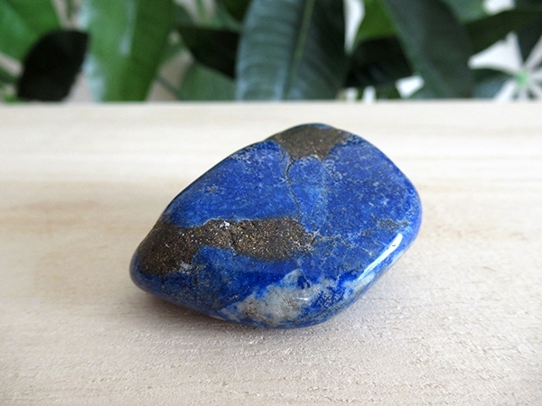 ★鑑別書付き★ 最高級ラピスラズリ原石（研磨済み）天然石 現品一点物 ラピスラズリ 高品質 原石 タンブル 磨き 通販 | 販売 天然石専門店/鬮石