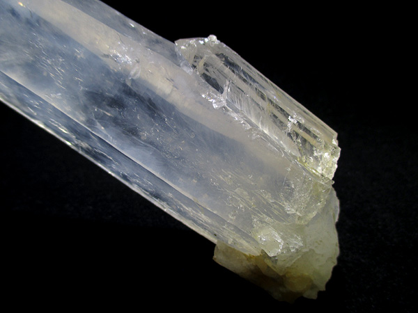 チタニウムインクォーツ（パスウェイクォーツ）原石 コロンビア産 水晶