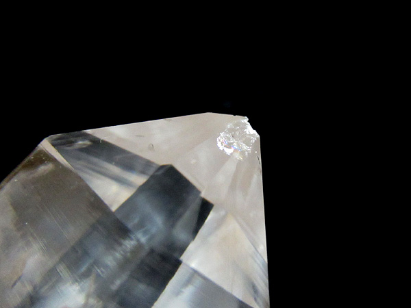 チタニウムインクォーツ（パスウェイクォーツ）原石 コロンビア産 水晶