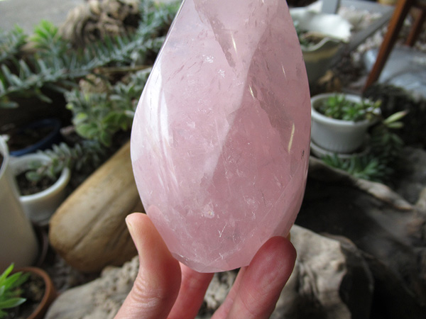 ローズクォーツ　男根　1050g　紅水晶　珍石　鑑賞石　子宝　石　置物　オブジェ ローズクォーツ ポイント 紅水晶 | 天然石専門店 【鬮石】