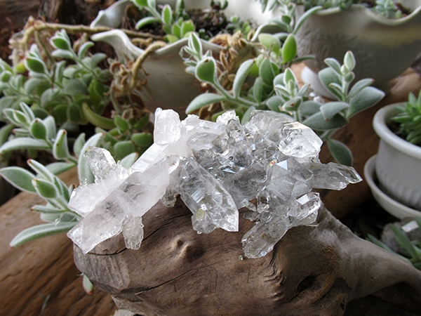 25,000→21,250 15% OFF 草入り水晶クラスター（ブラジル） 25,000