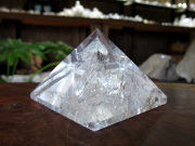 虹入り　ピラミッド水晶 欠けの為20％OFF】レインボースタッデッドクォーツ/天然水晶ピラミッド