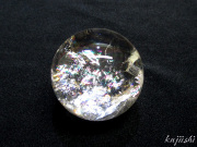 【高品質】 天然水晶 レインボークォーツ（虹・ファントム入り） 丸玉 ブラジル産 【鬮石】