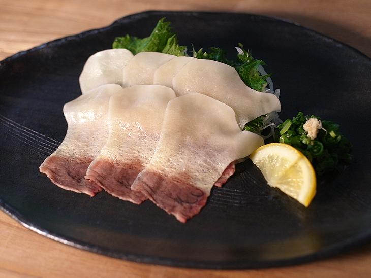 鯨すえひろ（ゆで鯨）スライス約40ｇ（上）【ニタリ鯨/北西太平洋産】