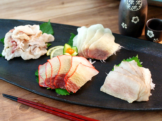 長崎鯨三昧４点セット【化粧箱包装・送料無料】湯かけ鯨、ベーコン、すえひろ、さえずり（舌）（3024/3021/3023/3122/1003/1011）