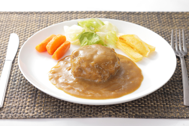 鯨ハンバーグカレーイメージ