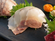 鯨すえひろ（ゆで鯨）（上）約100ｇ【ミンク鯨/南氷洋産またはナガス鯨/北西太平洋産】