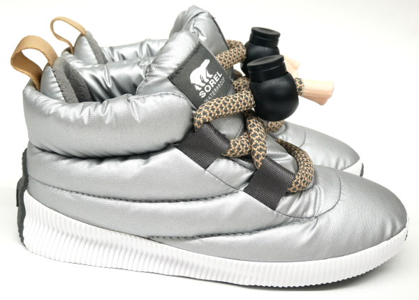 【定価の20％オフ！】SOREL（ソレル）　OUT N ABOUT PUFFY（アウト アンド アバウト パフィー）　NL3397　034：PURE SILVER 【送料無料！】