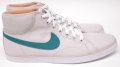 【定価の40％オフ！】NIKE(ナイキ)　イーストハム MID TXT　555251
