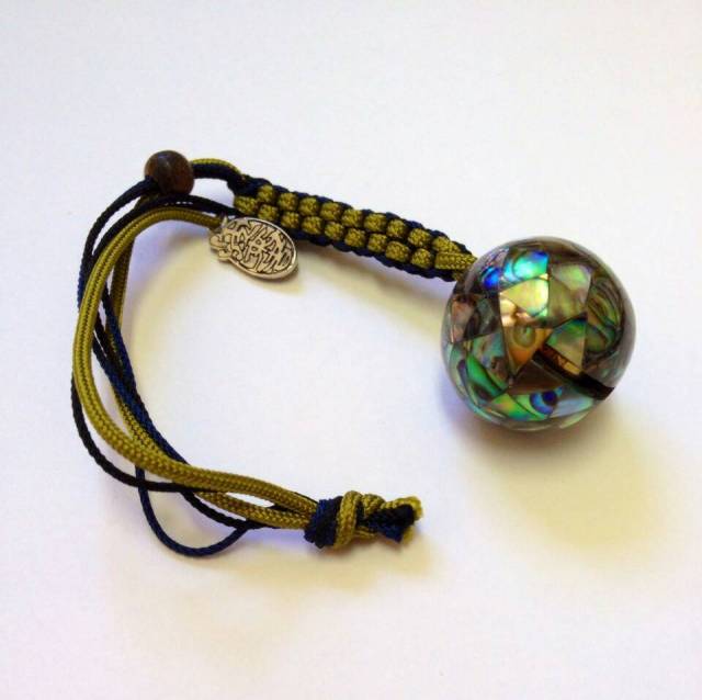 《波来者》ガムランボール　小（パウアシェル組紐タイプ）