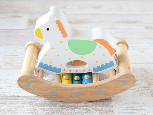 0歳にオススメのおもちゃ 木のおもちゃの通販 Kurabokko