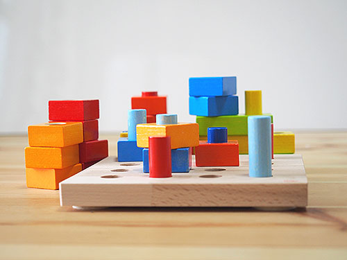 ペグさしブロック HABA｜木のおもちゃ KURABOKKO