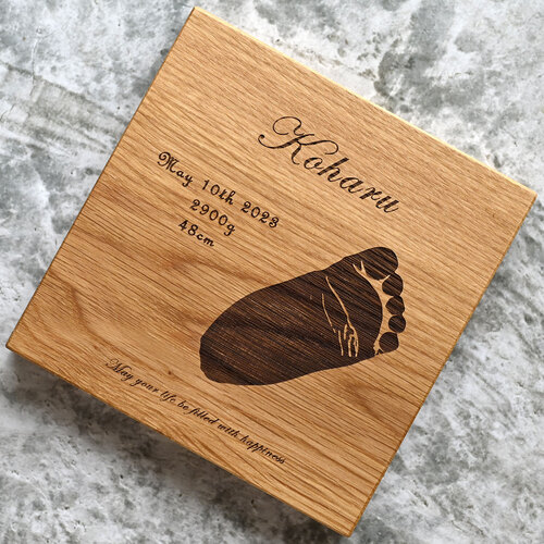 ましかくの赤ちゃん手形プレート【国産ナラ】｜木のおもちゃ KURABOKKO