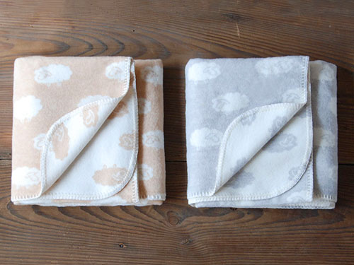 ふわふわひつじ柄　おくるみ