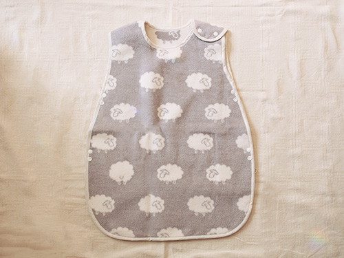 羊柄　リバーシブルスリーパー/天衣無縫