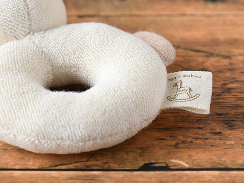 オーガニックコットン ウサギのガラガラ 天衣無縫｜木のおもちゃ