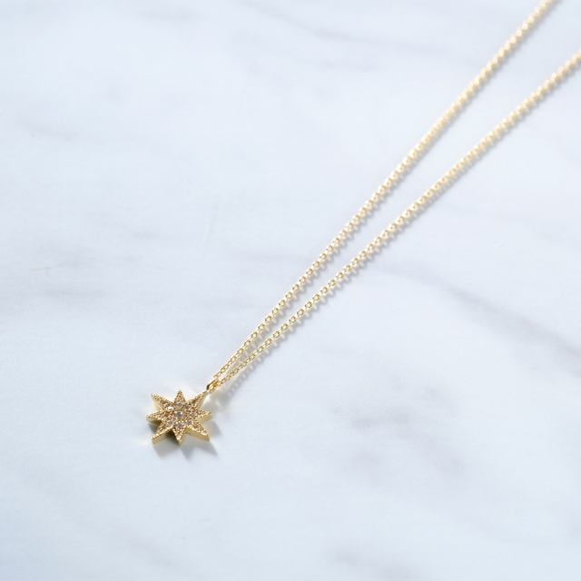 本物の輝き。ダイヤモンドと18Kゴールドの「特別」なネックレスです  