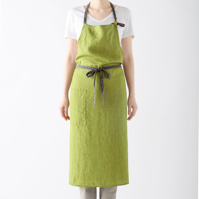 フレッシュなライムを思わせる爽やかなライムグリーンのリネンエプロン