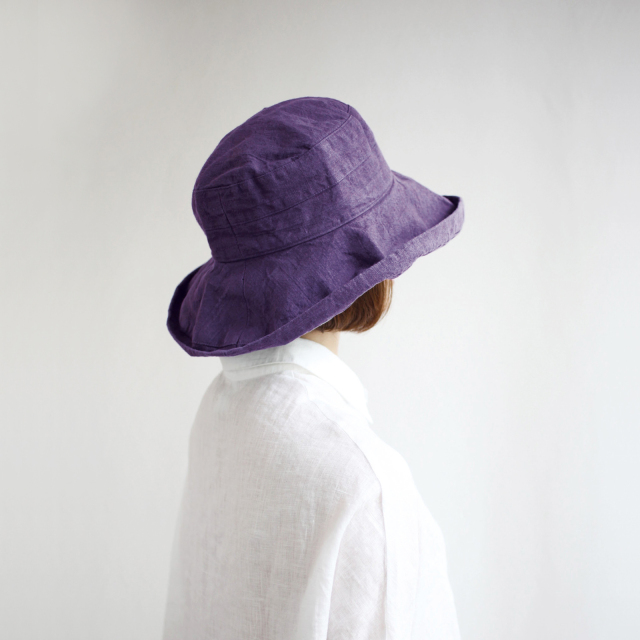 紫外線対策に便利なリネンハットマノンはお出かけや旅行に大活躍する