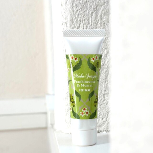 天然由来成分100％ 心を整える無添加ハンドクリーム。リラックスの