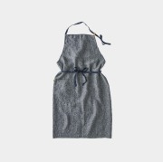 リネン100%のお洒落なエプロンをご紹介しています 天然生活雑貨通販