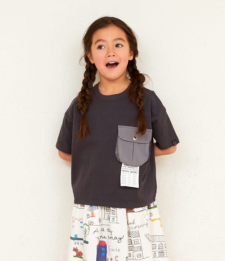 【60％OFF】NEEDLE WORKS　Pocket Big T-shirts　ポケットビッグTシャツ　チャコール（110センチ）　#NEEDLE WORKS_OFFICIAL TEAM_NEWO