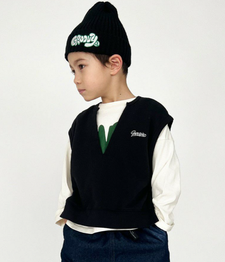 【50%OFF】GROOVY COLORS　裏毛 サイドオープン スキッパーベスト　ブラック（120センチ）