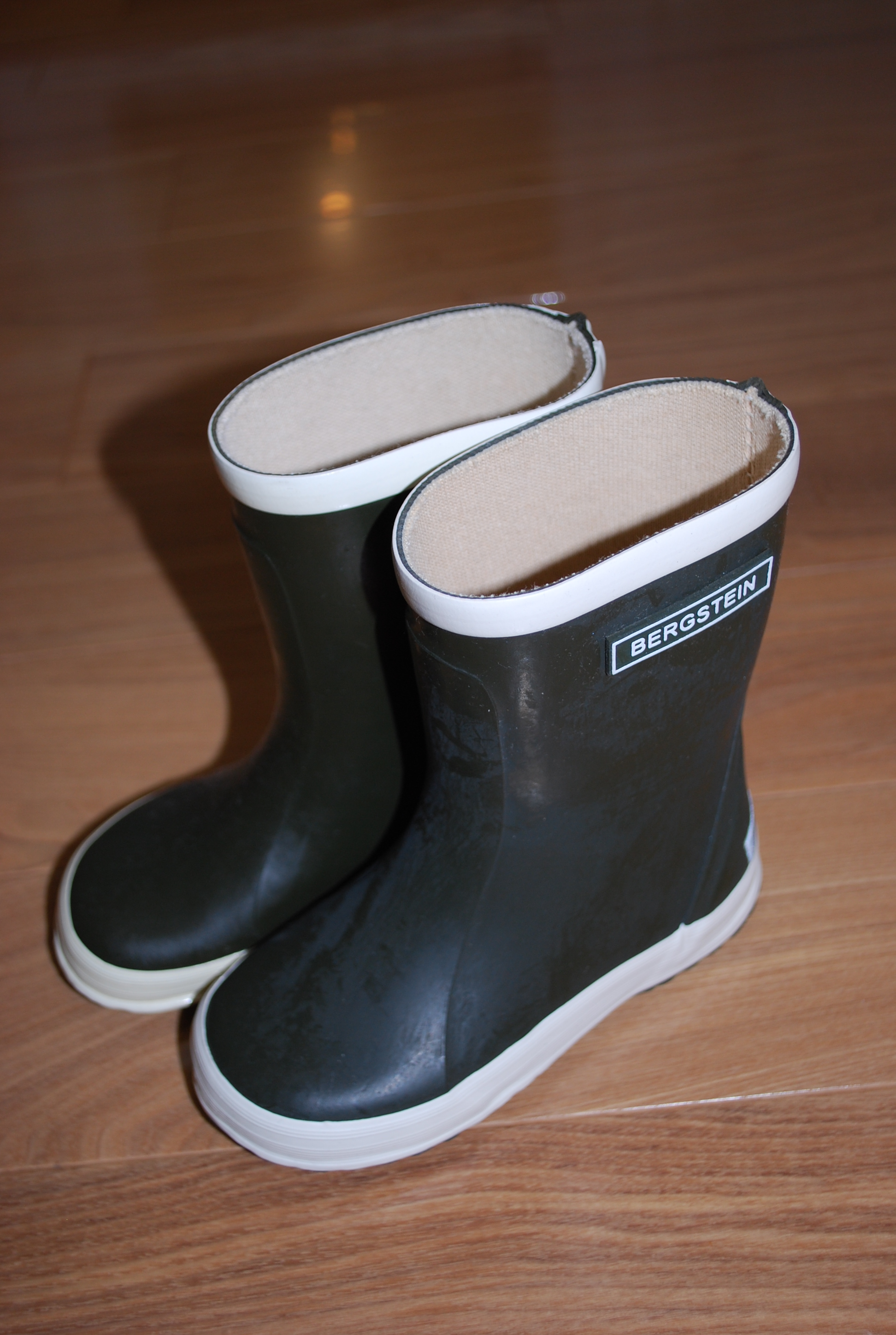 【40%OFF】BERGSTEIN レインブーツ　ダークグリーン（13センチ）