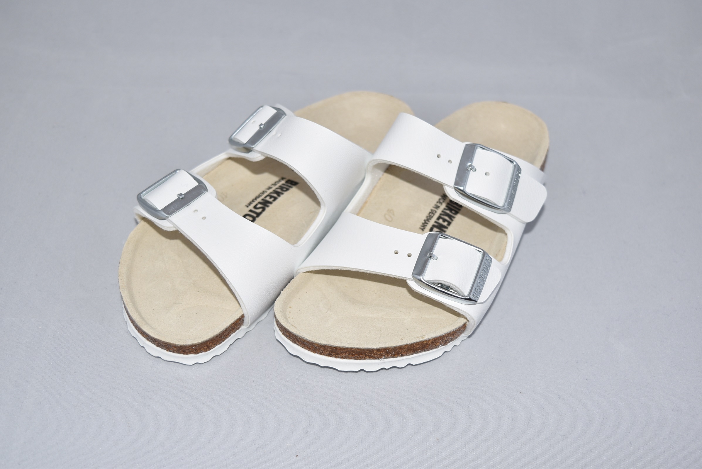 【30%OFF】BIRKENSTOCK ARIZONA（アリゾナ） ビルコフロー/WHITE（20.5～22センチ）