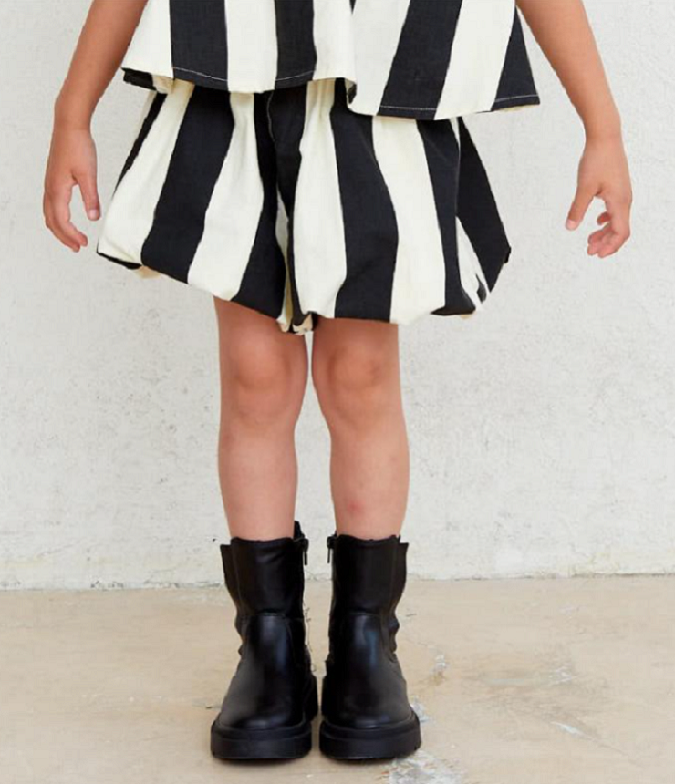 【50％OFF】NEEDLE WORKS　ストライプ バルーンショーツ　ブラック（100センチ）　#NEEDLE WORKS_OFFICIAL TEAM_NEWO