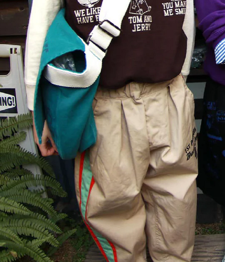 DENIM DUNGAREE 　コンパクトチノ PENNIE リメイク ベースボール パンツ　オフホワイト（125センチ）  22580615