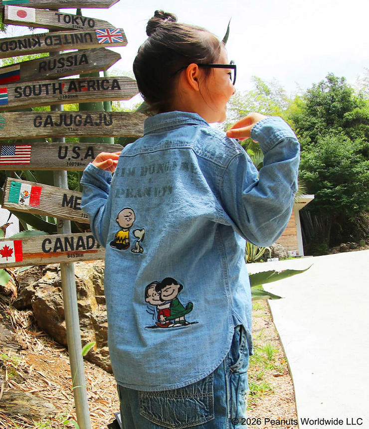 DENIM DUNGAREE　ダンガリー SNOOPY シャツ　ネイビー（115、125センチ） 22621190