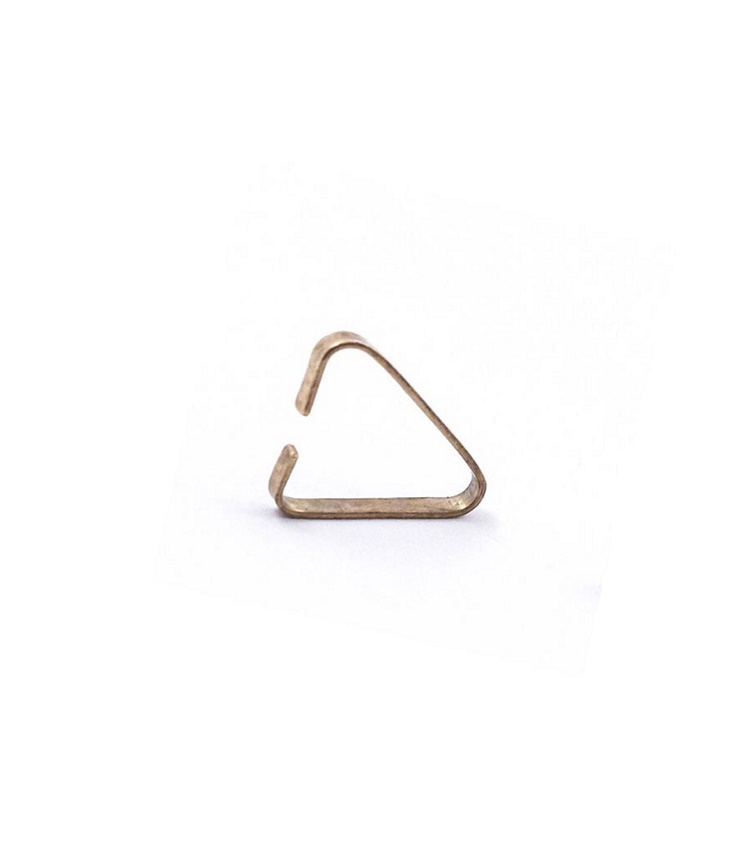 maitri　Earcuff 三角イヤカフ（真鍮）