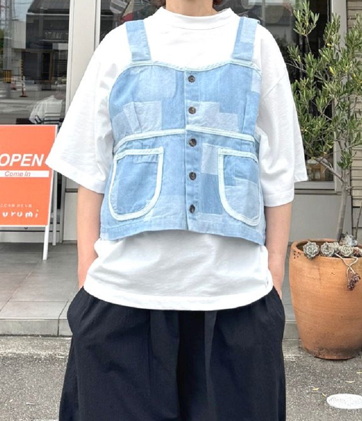 ESTROISLOSE　パッチワークデニム ベスト（フェードブルー）EB25209-B