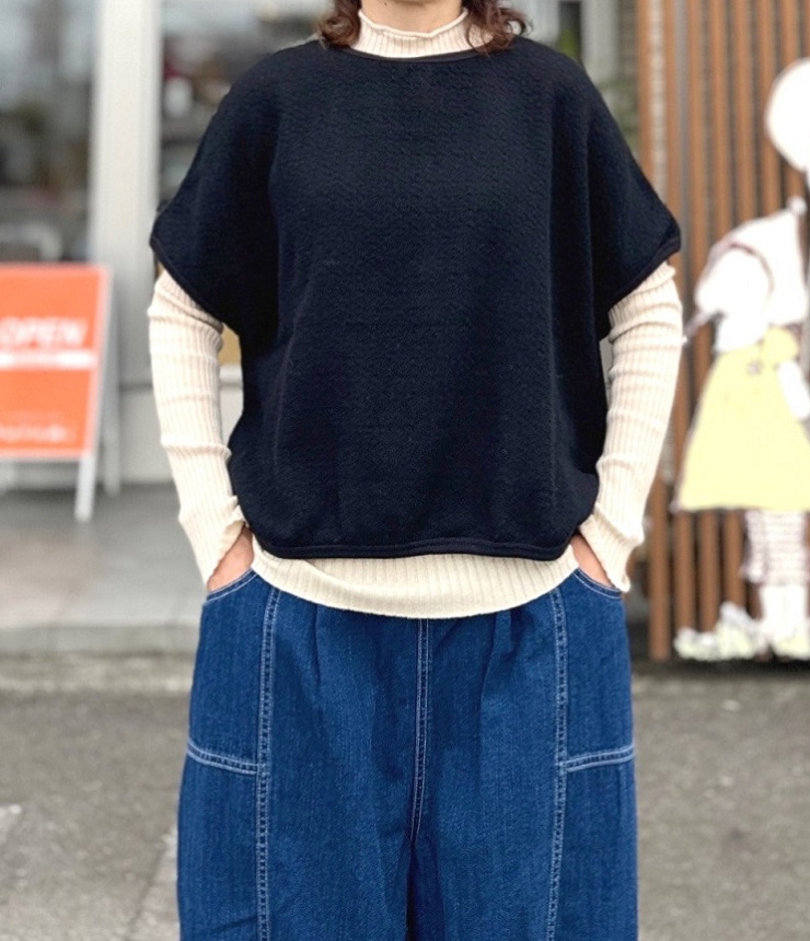 ESTROISLOSE　オープンメッシュ Eco Wool ベスト（ブラック）EC26412