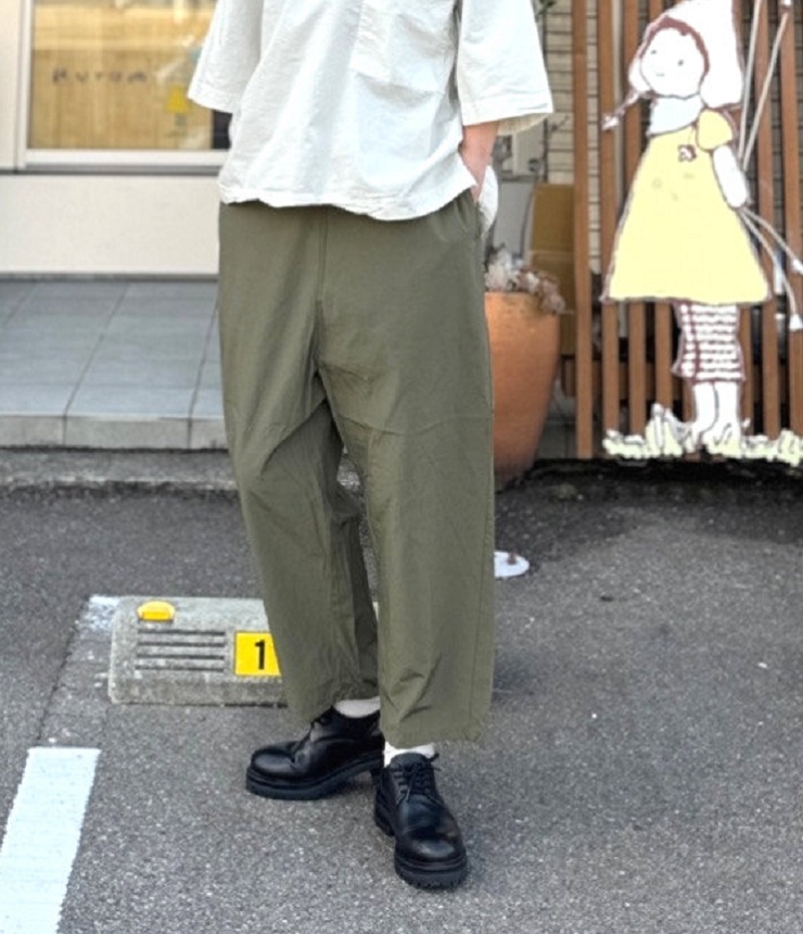 prit　コットンナイロン高密度平織 バギーパンツ（カーキ） P71623