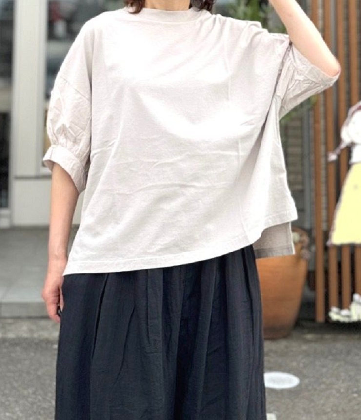 Sabbatum　30/-BD天竺 サイドスリット パフスリーブ プルオーバー（グレージュ） SA-37124