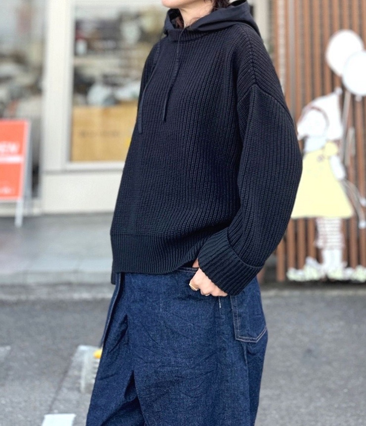 mao made　異素材フード付き ざっくり ワイド プルオーバー（ブラック×ブラック）641141 #洗えるニット