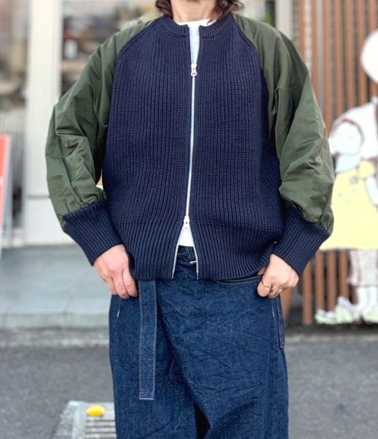 mao made　異素材ドッキング ボリュームスリーブ ジャケット（ブラックネイビー×カーキ）641142 #秋のアウター