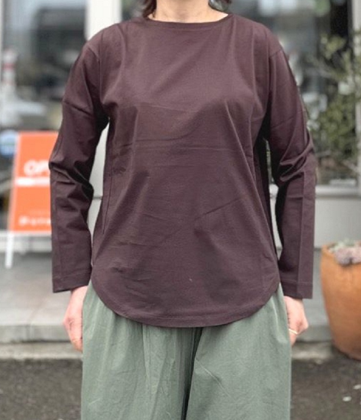 mao made　ニットのともだち いつものラウンドヘム TEE（ブラウン）611202